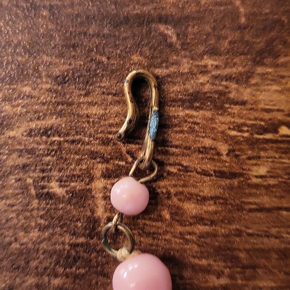 Vintage Pink Bead Necklace - Picture 3 of 5